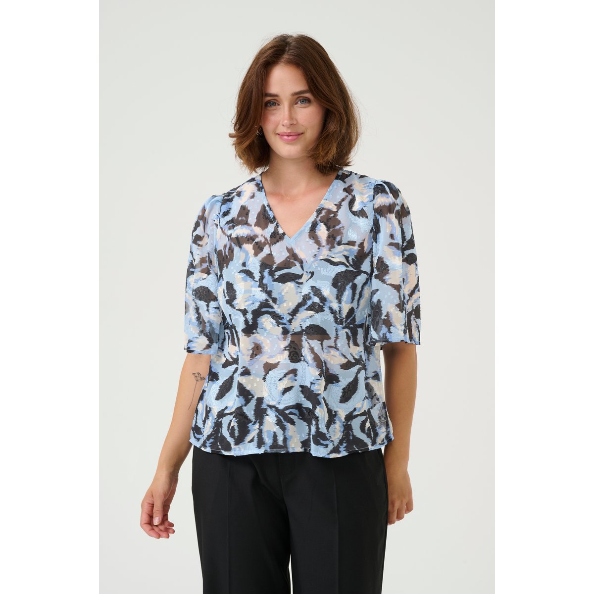 Short sleeved blouse bleu floral, KAFFE