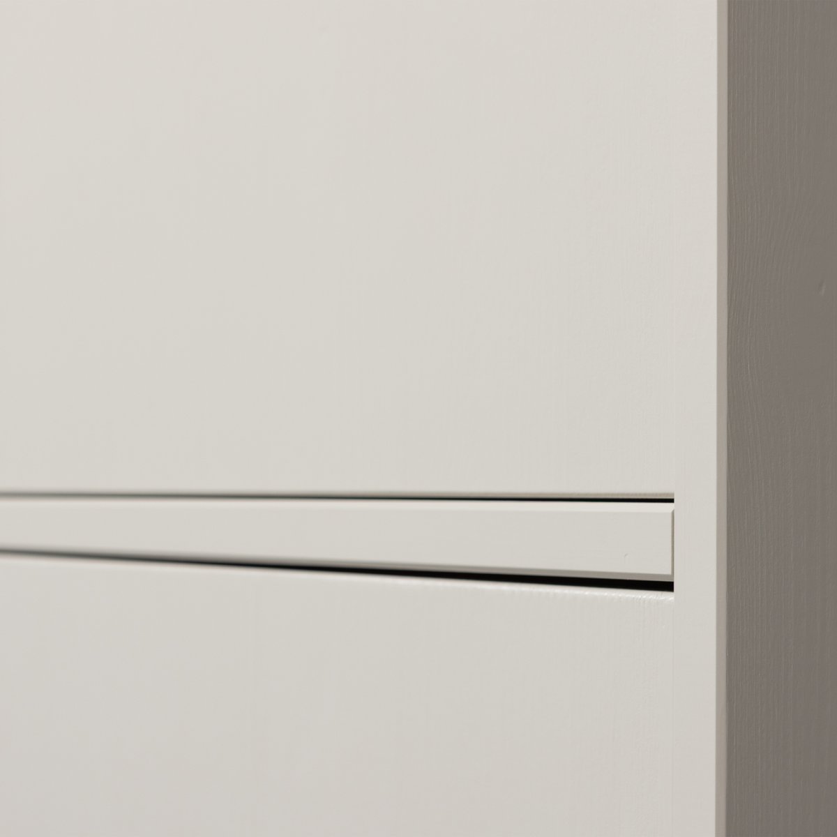 Armoire de rangement étroite en pin MEGGY dust, WOOOD