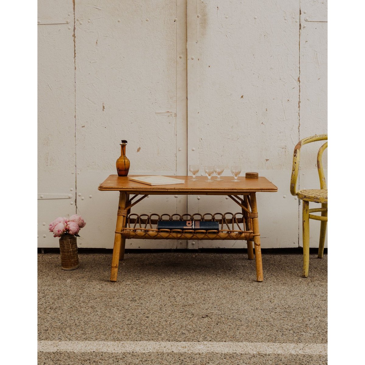 Table d'appoint en rotin Francine N°978 - Bon état bois clair, DEBONGOUT