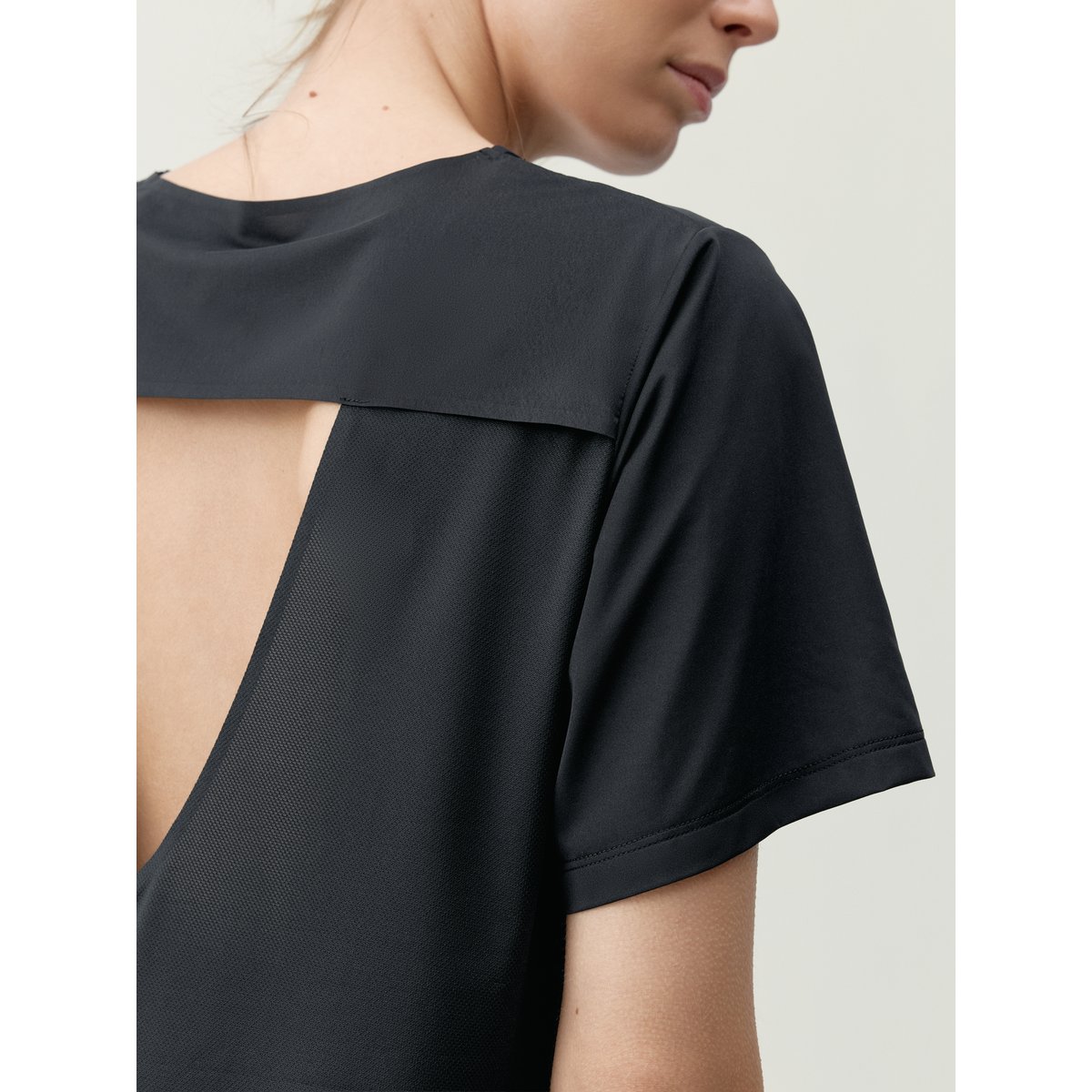 T-shirt de sport femme Bambu Manches courtes noir profond, BORN