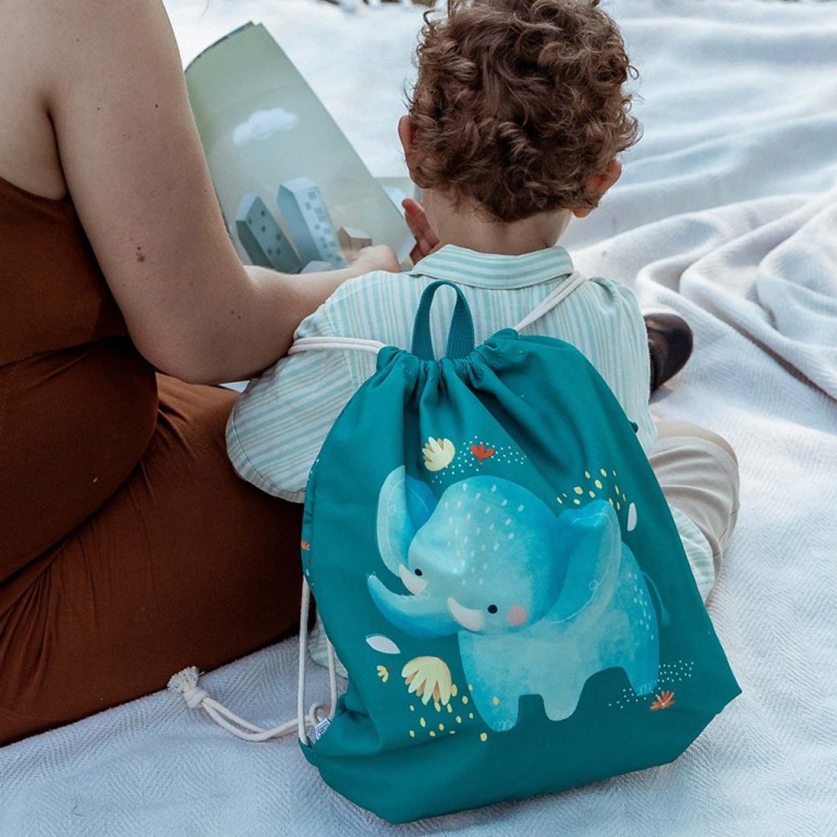 Sac à cordon enfant imperméable pour école piscine et sport ANIMAUX bleu, SASSI