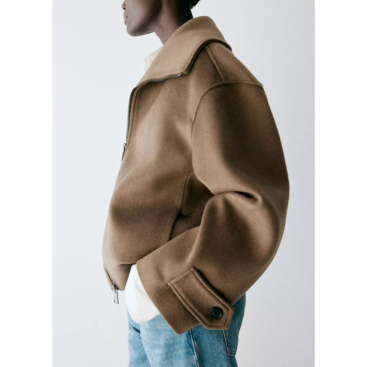 Veste à col montant avec fermeture éclair marron moyen, MANGO