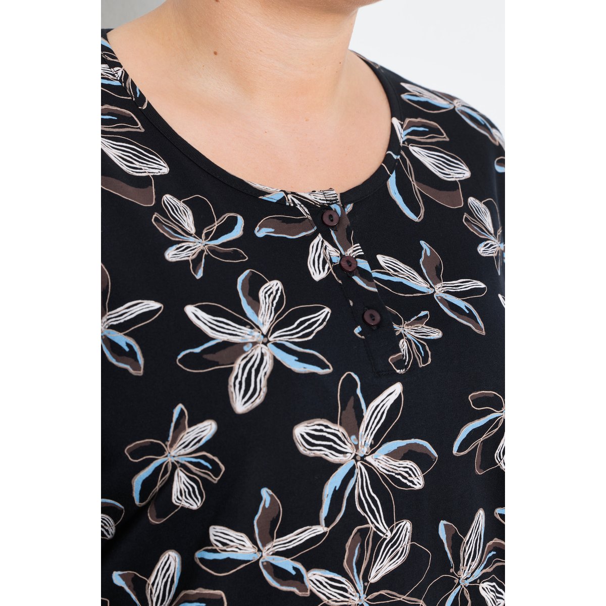 Pyjama motif floral, col Henley noir, ULLA POPKEN