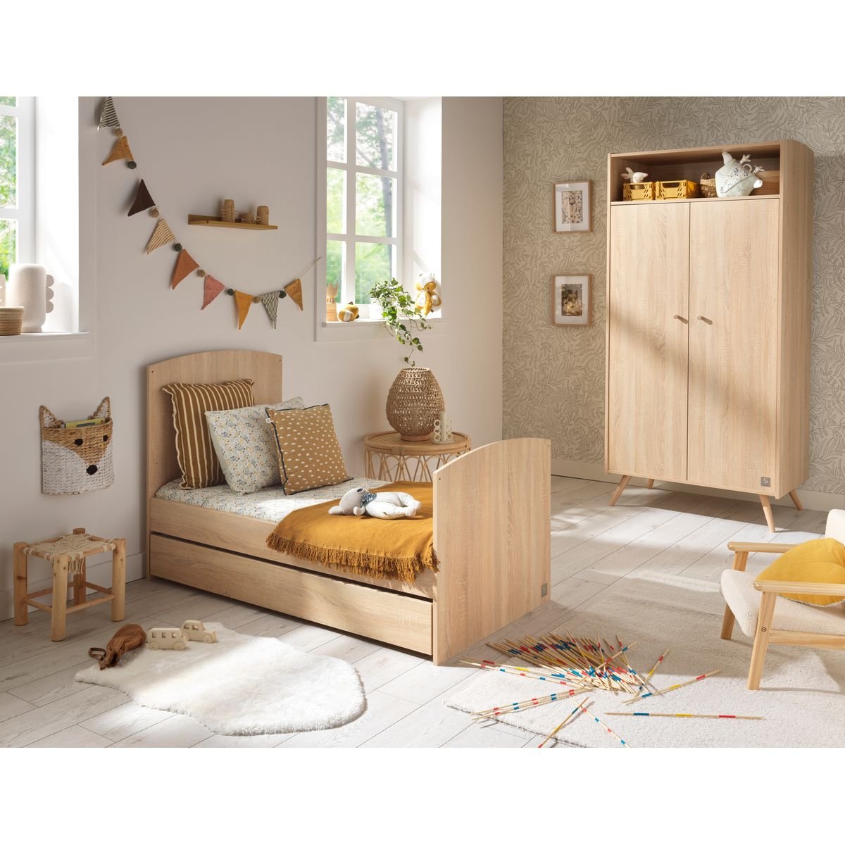 Chambre bébé trio: Lit bébé 70x140 évolutif, commode à langer 3 tiroirs et armoire 2 portes décor bois chêne marron, SAUTHON