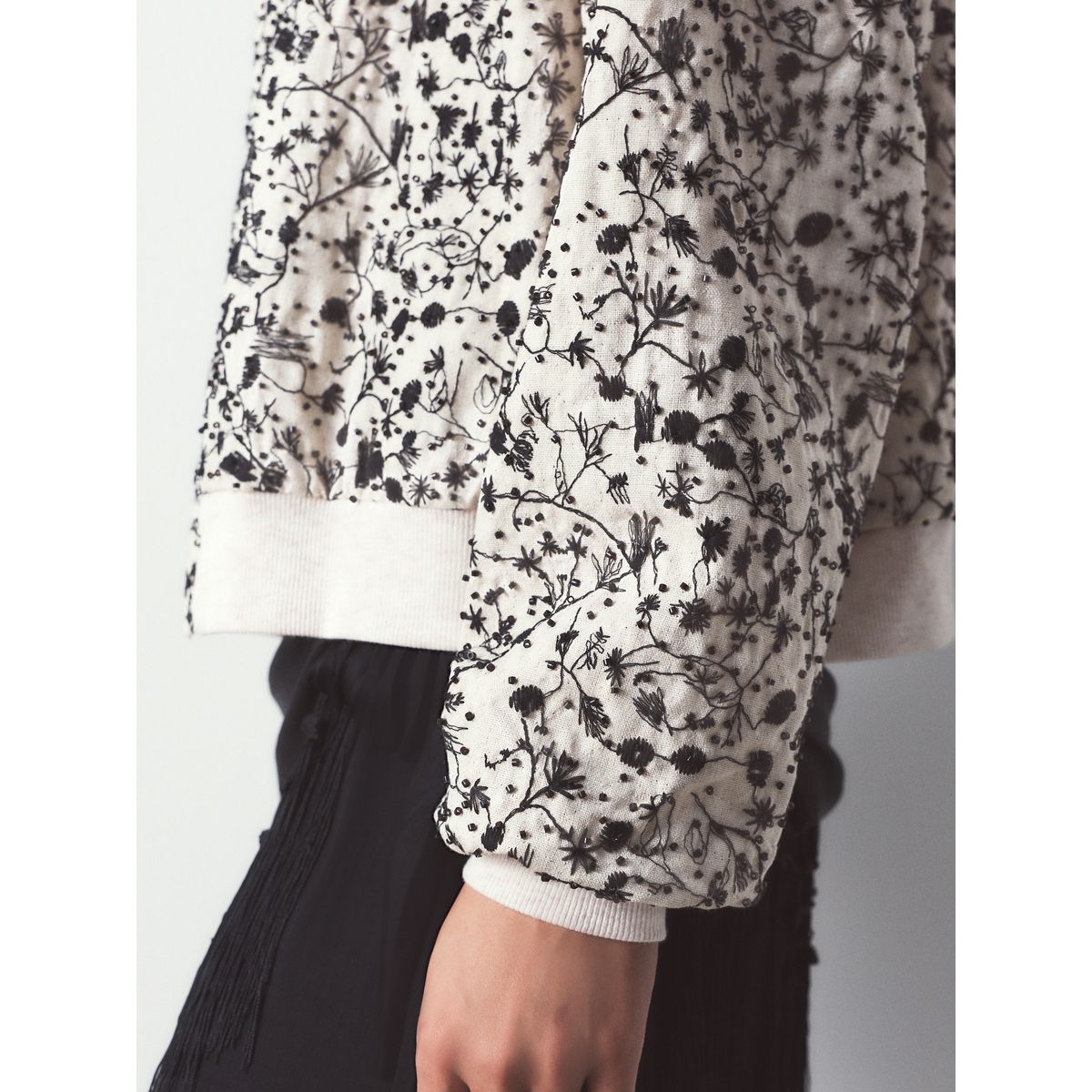 Blouson aviateur orné de perles monochrome, NEXT