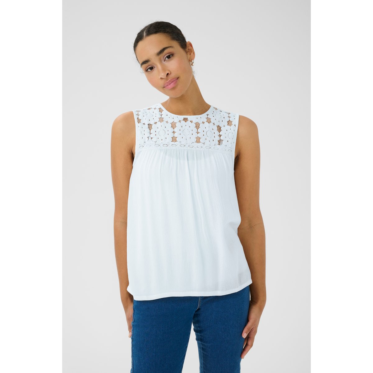 Sleeveless blouse blanc chalk, KAFFE