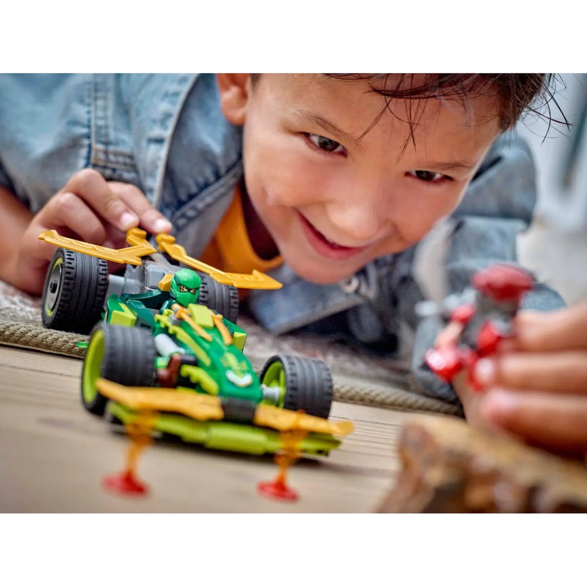 LEGO NINJAGO - La voiture de course à rétrofriction de Lloyd - 71828 multicolore, LEGO
