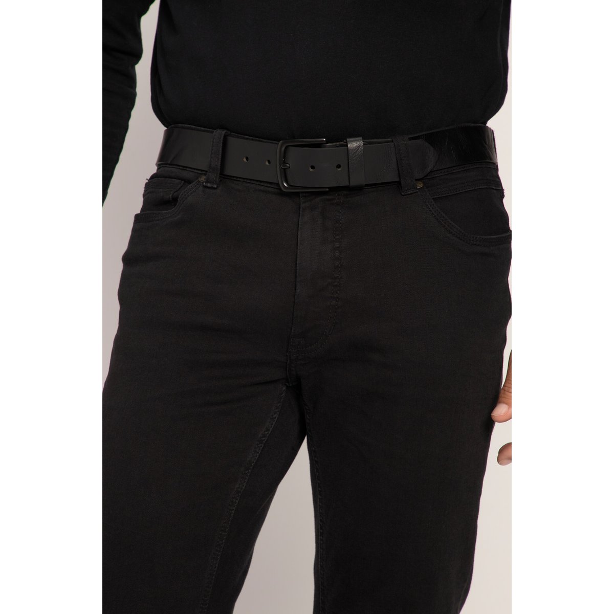 Ceinture en cuir, boucle en métal noir, JP1880