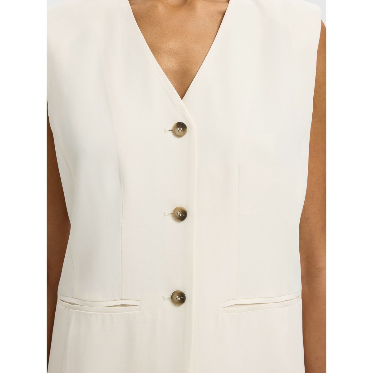 Gilet egret, SELECTED