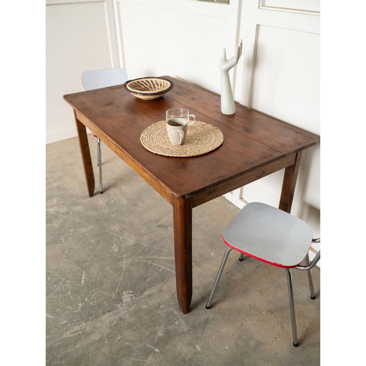 Table à manger de campagne en bois Romy N°1569 - Bon état bois foncé, DEBONGOUT