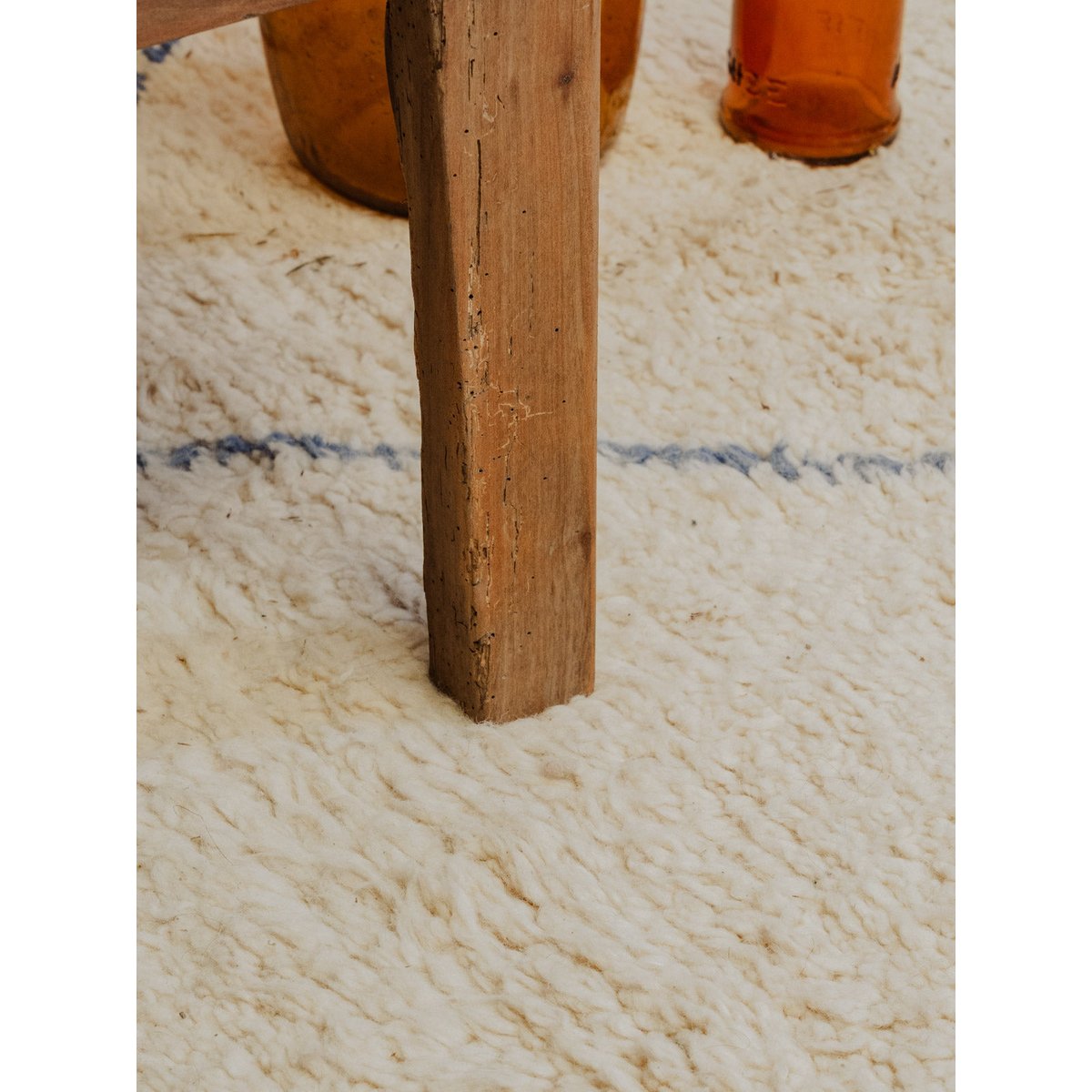 Table basse en noyer Léonie N°897 - Bon état bois clair, DEBONGOUT