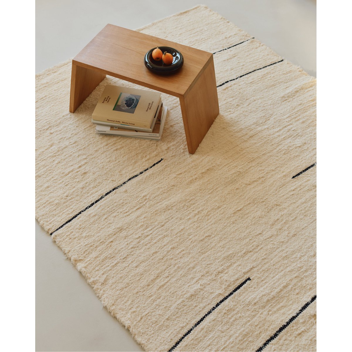 Tapis en tissus naturels 60x100 cm rayures blanches et noires, HANNUN