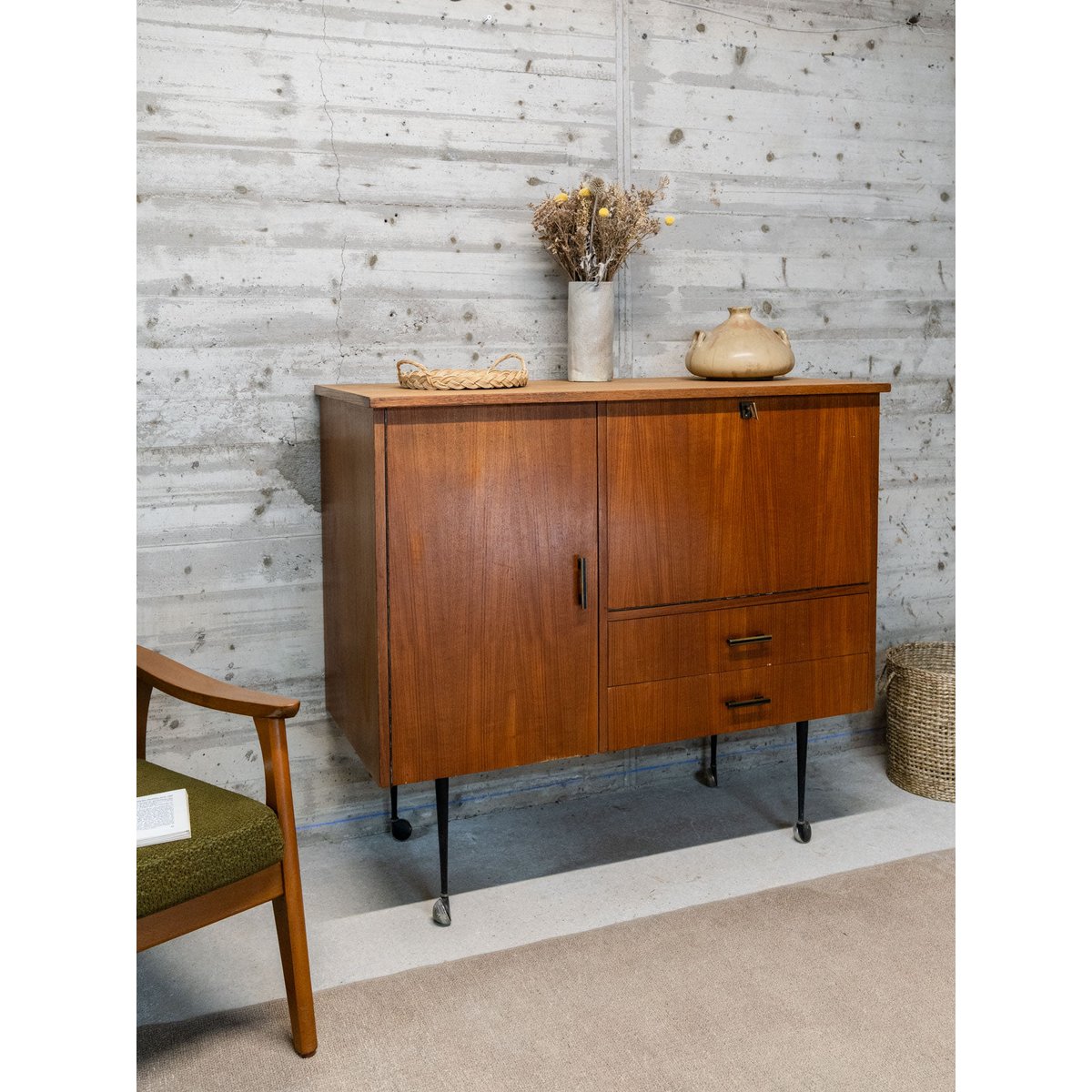Buffet à roulettes en bois Gustave N°592 - Bon état bois foncé, DEBONGOUT