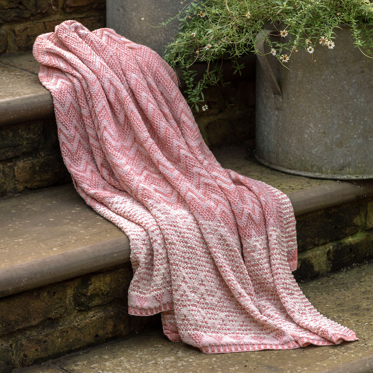 Nova Knitted Herringbone Throw apricot, SO'HOME