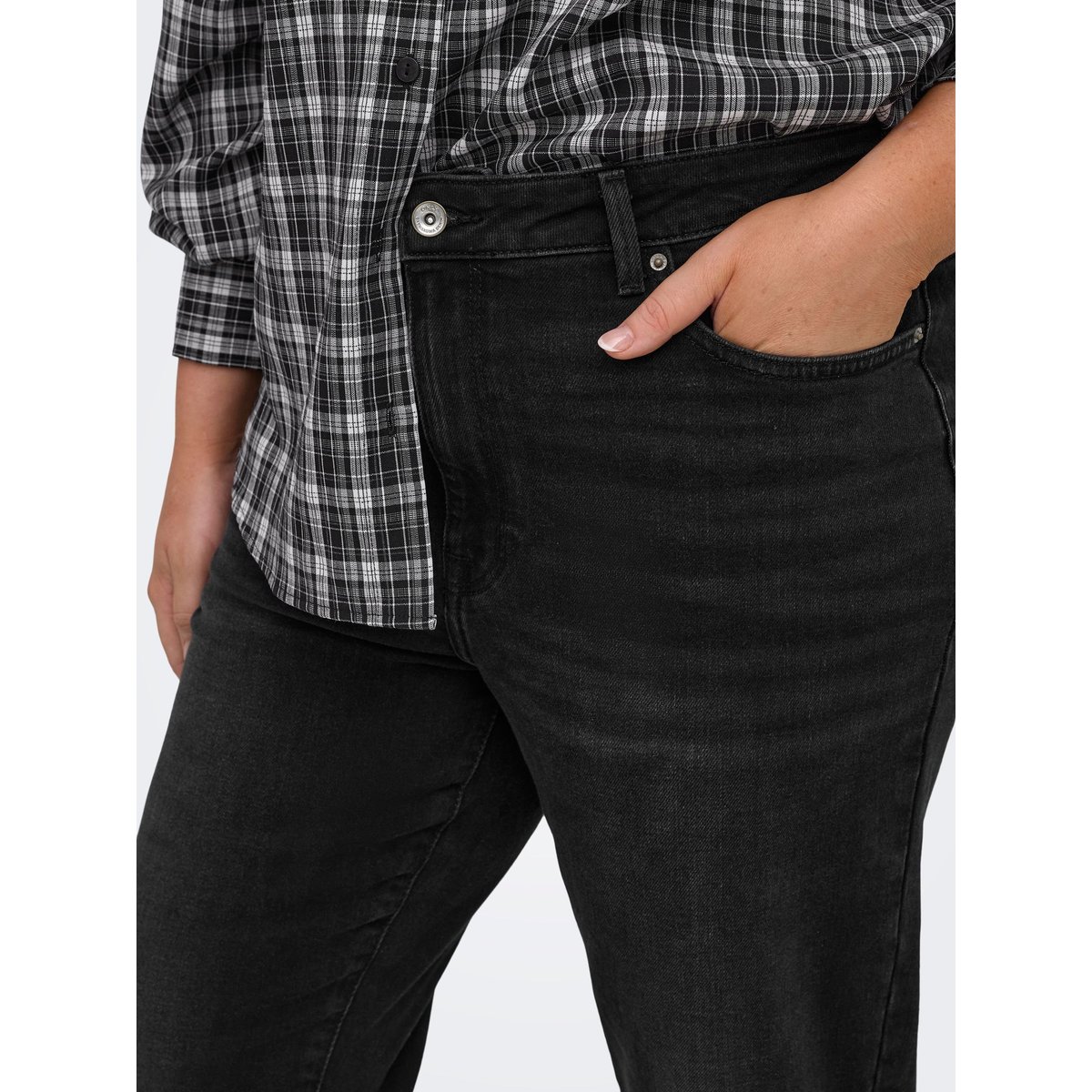 Jean Coupe Droite washed black, ONLY CARMAKOMA