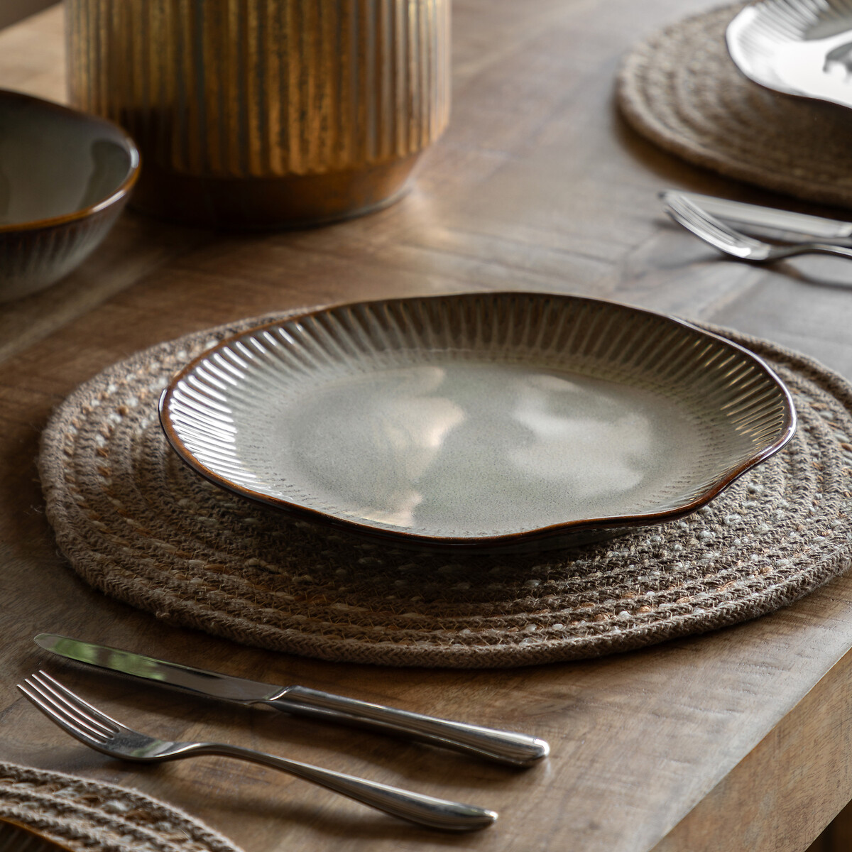 Set of 4 Harville Ridged Dinner Plates in Stone brown , ÉDITÉ