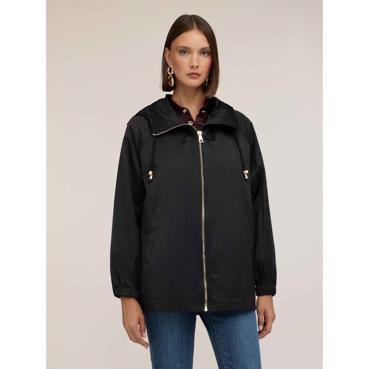 Parka à capuche noir, MOTIVI
