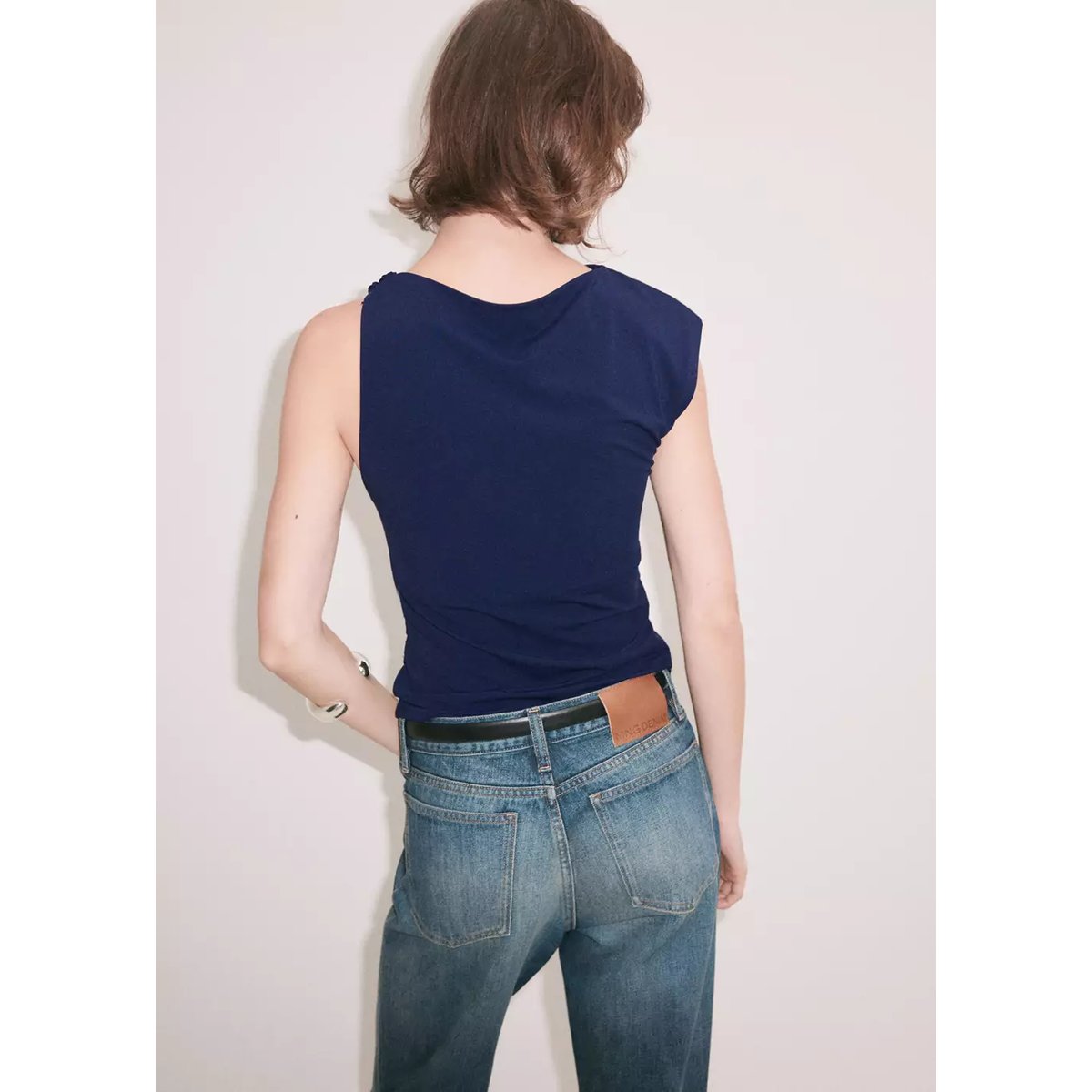 Top drapé détail métallique bleu marine, MANGO