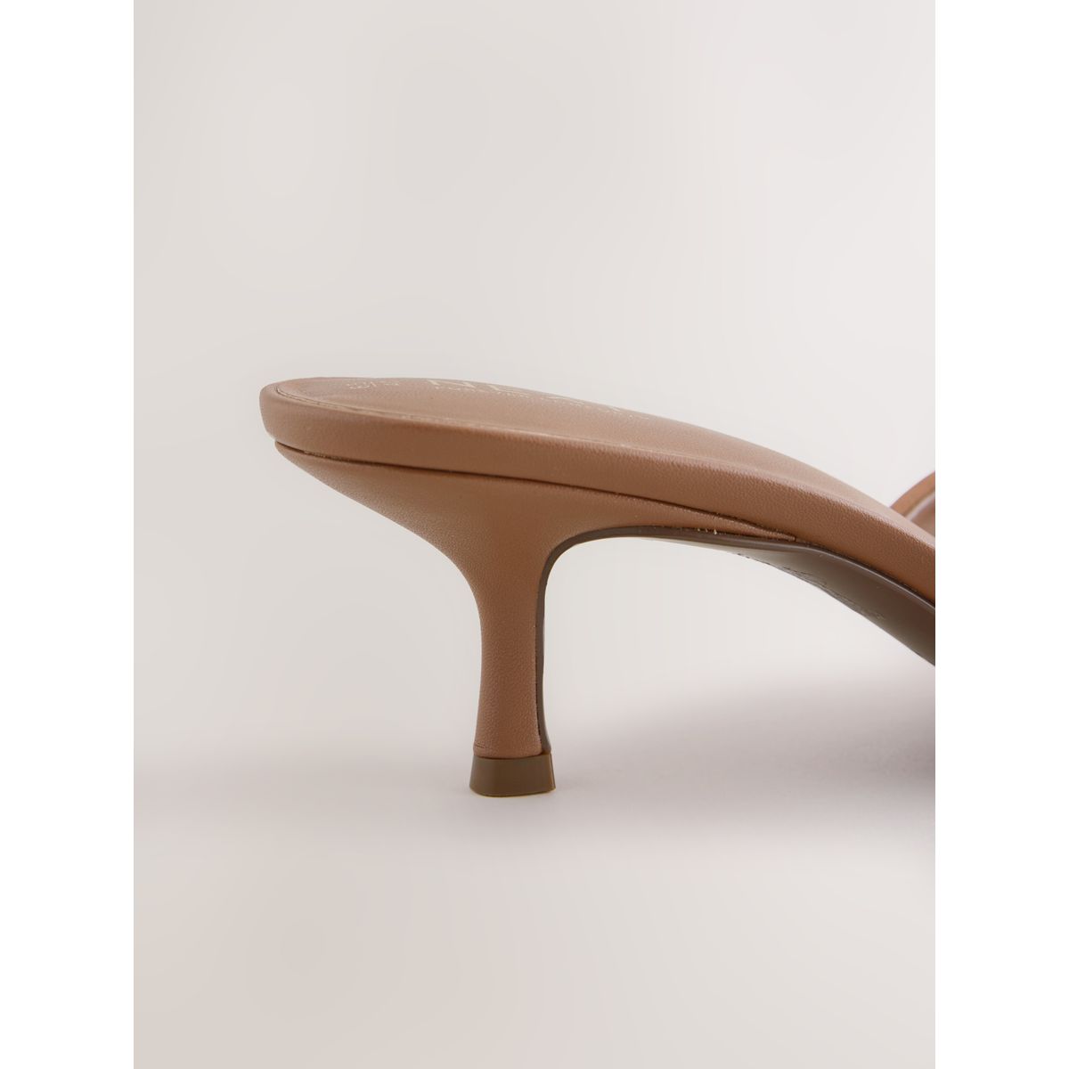 Mules torsadées à fini métal forever comfort® camel, NEXT