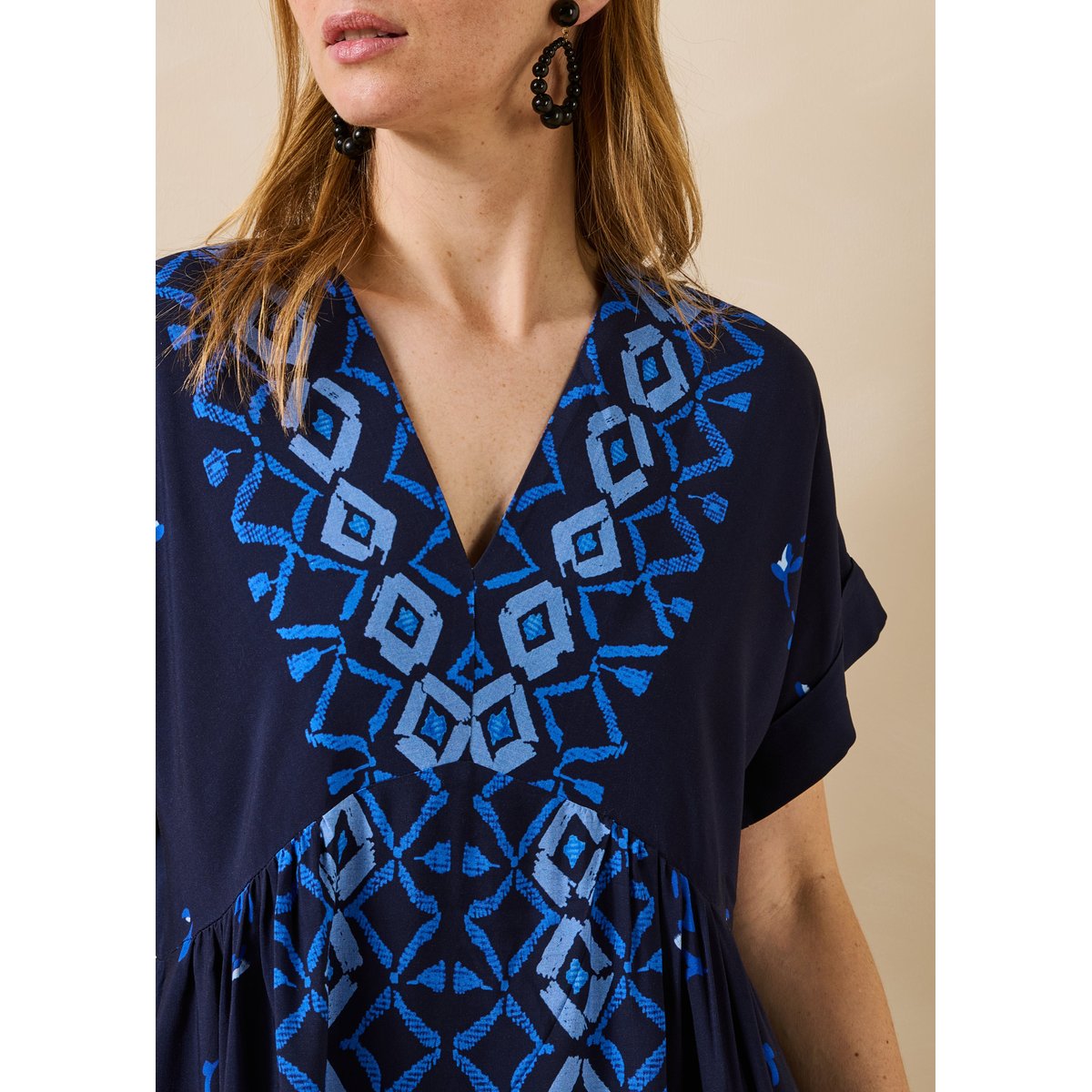 Robe longue ample col V à imprimé bleu, LA FEE MARABOUTEE