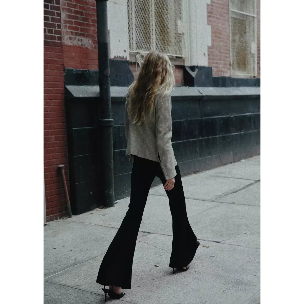 Pantalon flare taille haute noir, MANGO