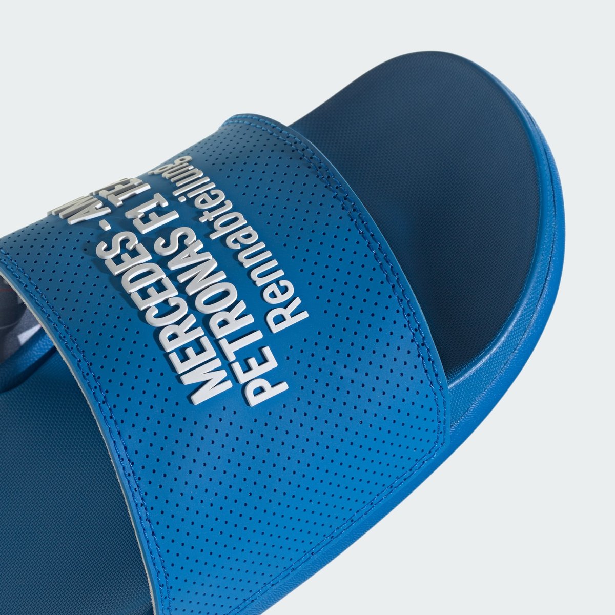 Claquette Adilette Comfort Mercedes Amg Petronas F1 Team Claquette Adilette Comfort Mercedes Amg Petronas F1 Team blue bird / cloud white / blue bird, adidas Performance
