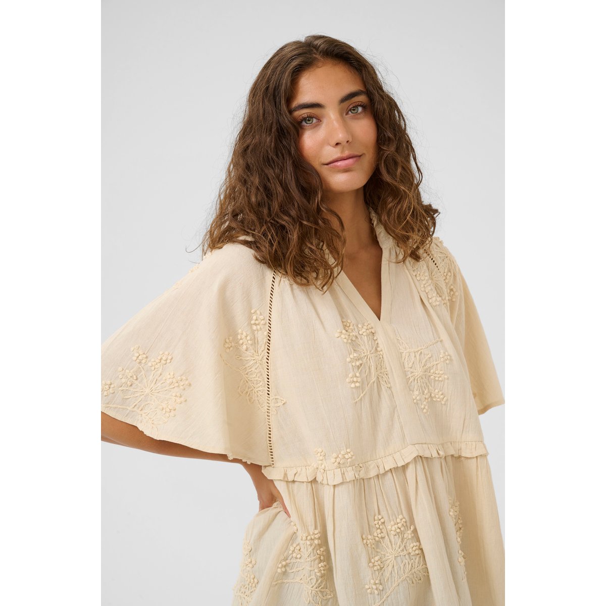 Blouse à manches courtes beige oyster gray, CULTURE