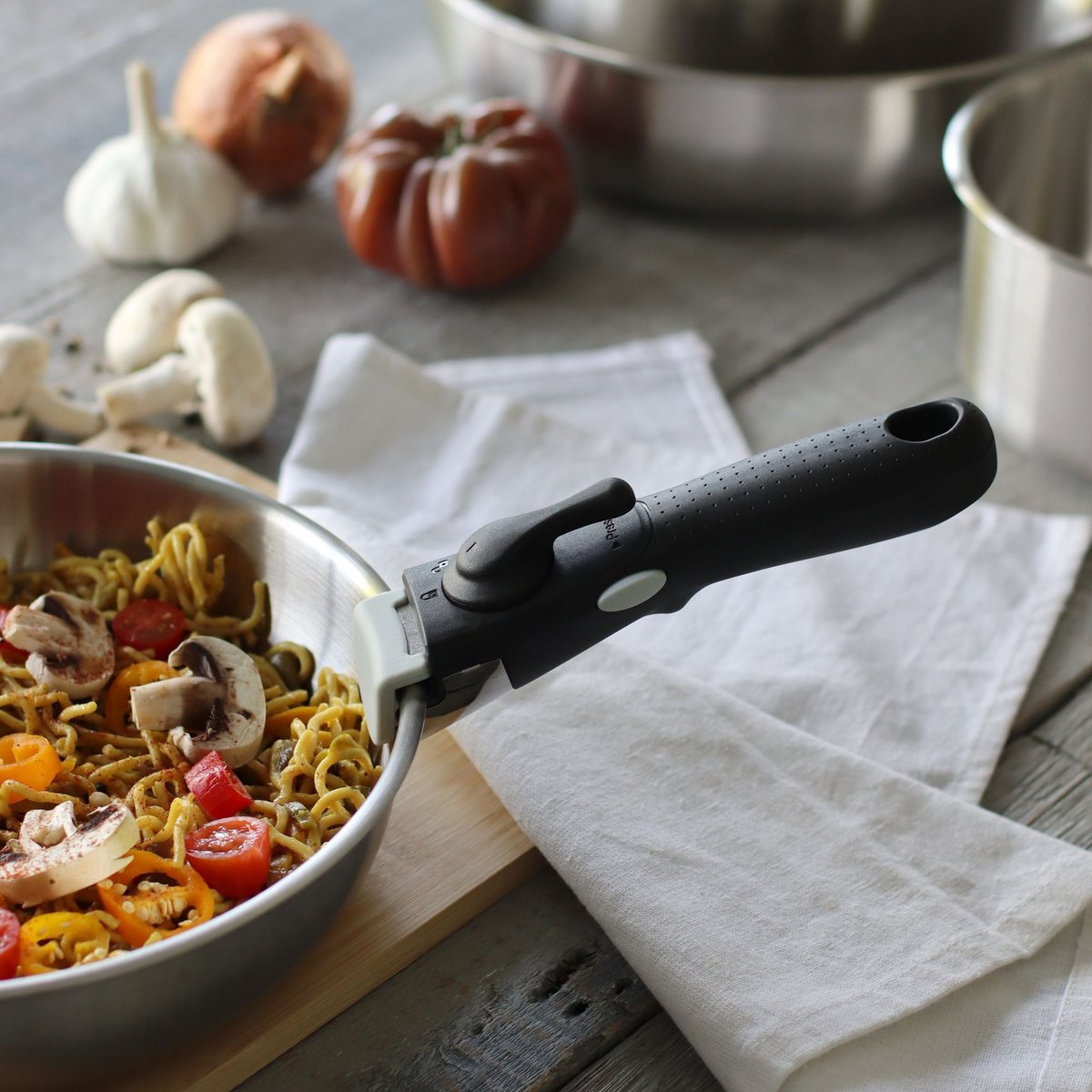 Batterie de cuisine 8 pièces en acier inoxydable, IRIS inox, MENASTYL