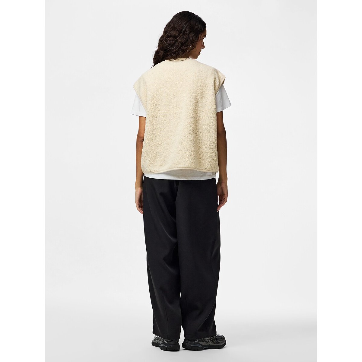 Gilet senza maniche in sherpa beige, PIECES