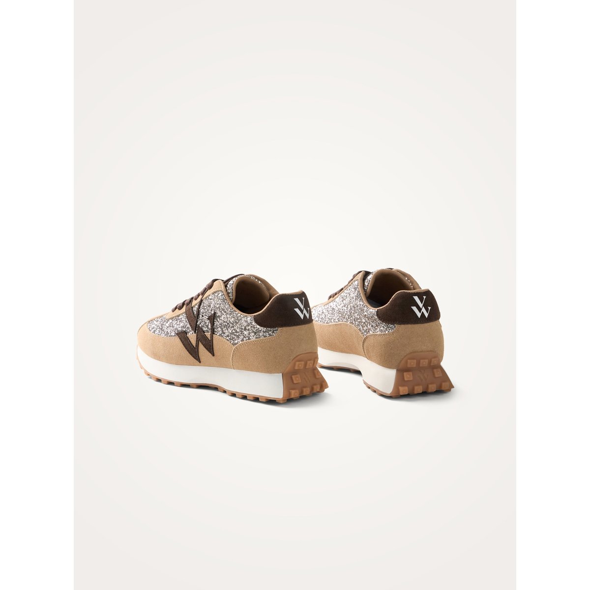 Baskets monogramme à lacets avec semelle running FLOW Initials beige, VANESSA WU