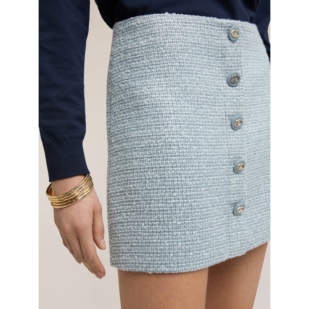 Mini-jupe en tissu bouclé light - blue, MOTIVI