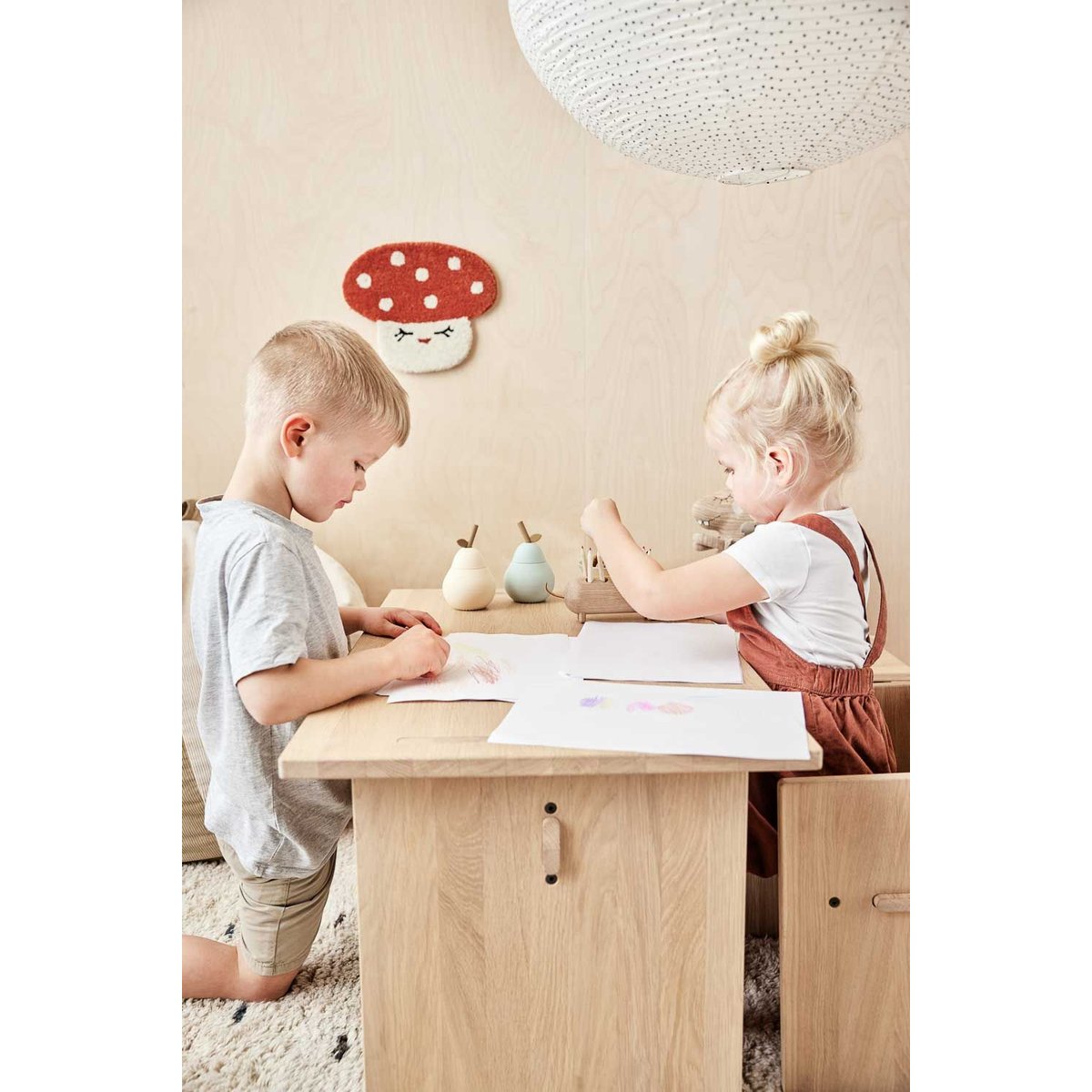 Abat-jour en papier avec abat-jour LIVING blanc crème brillant, OYOY LIVING DESIGN