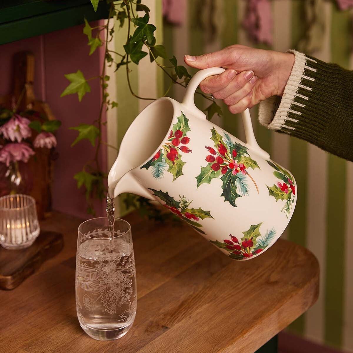 Botanic Garden Christmas Holly & Berries Bella Jug multi-coloured, SPODE