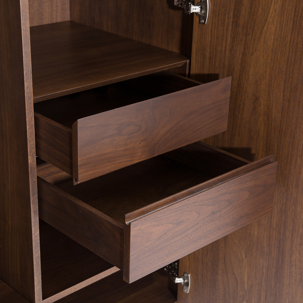 Armoire en plaqué noyer, Willow teinté coloris noyer, AM.PM