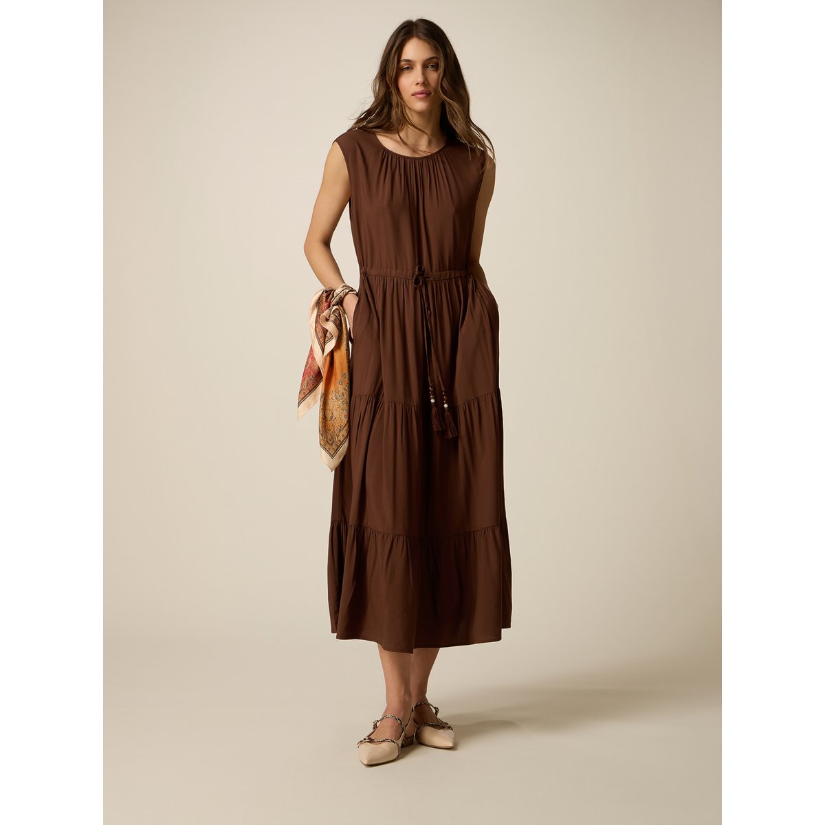 Robe longue à volants marron, OLTRE