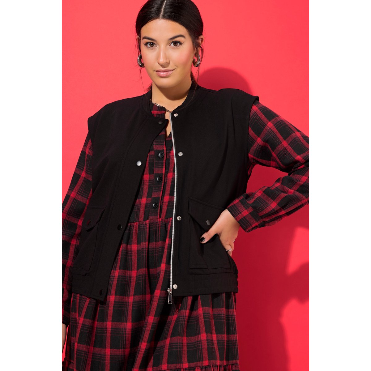 Gilet en jersey. Coupe Boxy Shape courte. noir, STUDIO UNTOLD