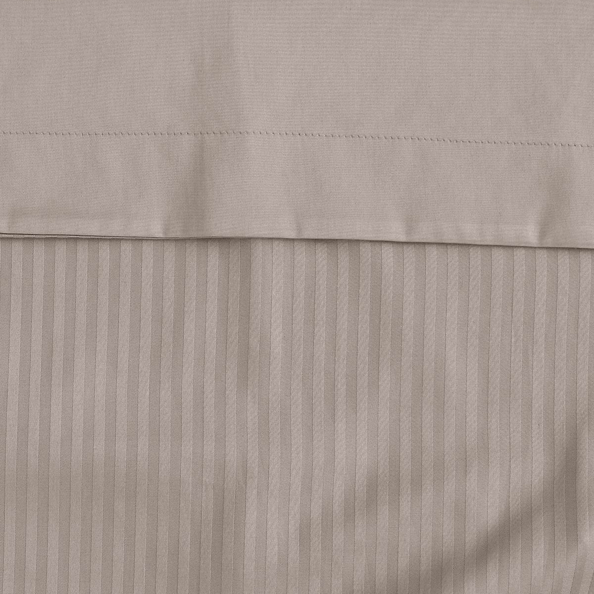 Housse de couette rayée réversible satin de coton VERSALUXE taupe, SENSEI MAISON
