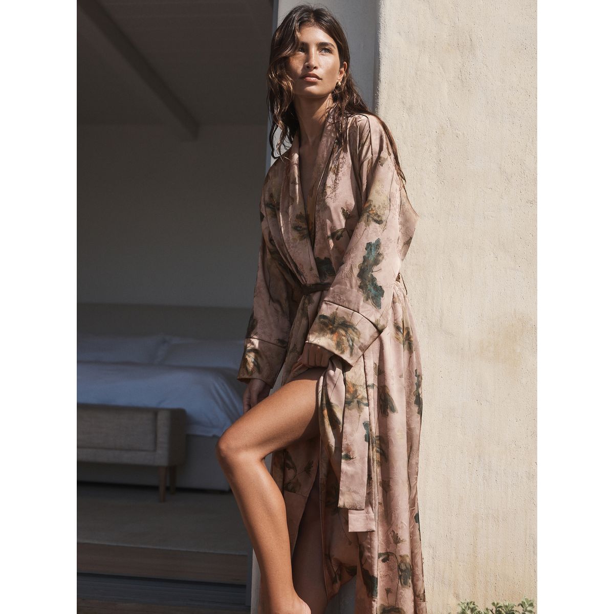 Robe de chambre en satin jacquard floral rose clair, NEXT
