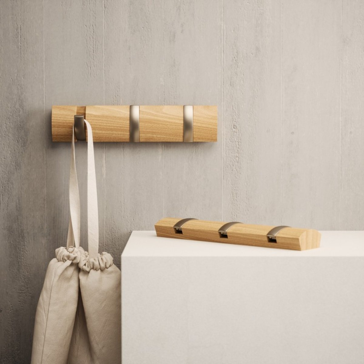 Portemanteau mural bois  FLIP bois clair, UMBRA