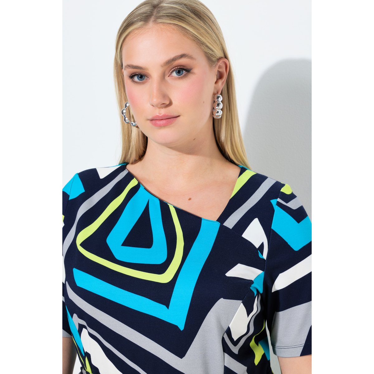 Robe midi dans un imprimé graphique marine, ULLA POPKEN