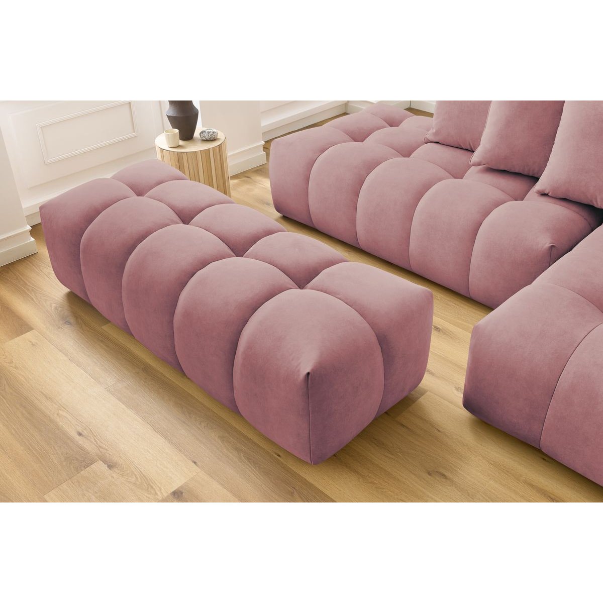 Canapé d'angle fixe 4 places en velours avec pouf, MONT-BLANC rose, BOBOCHIC