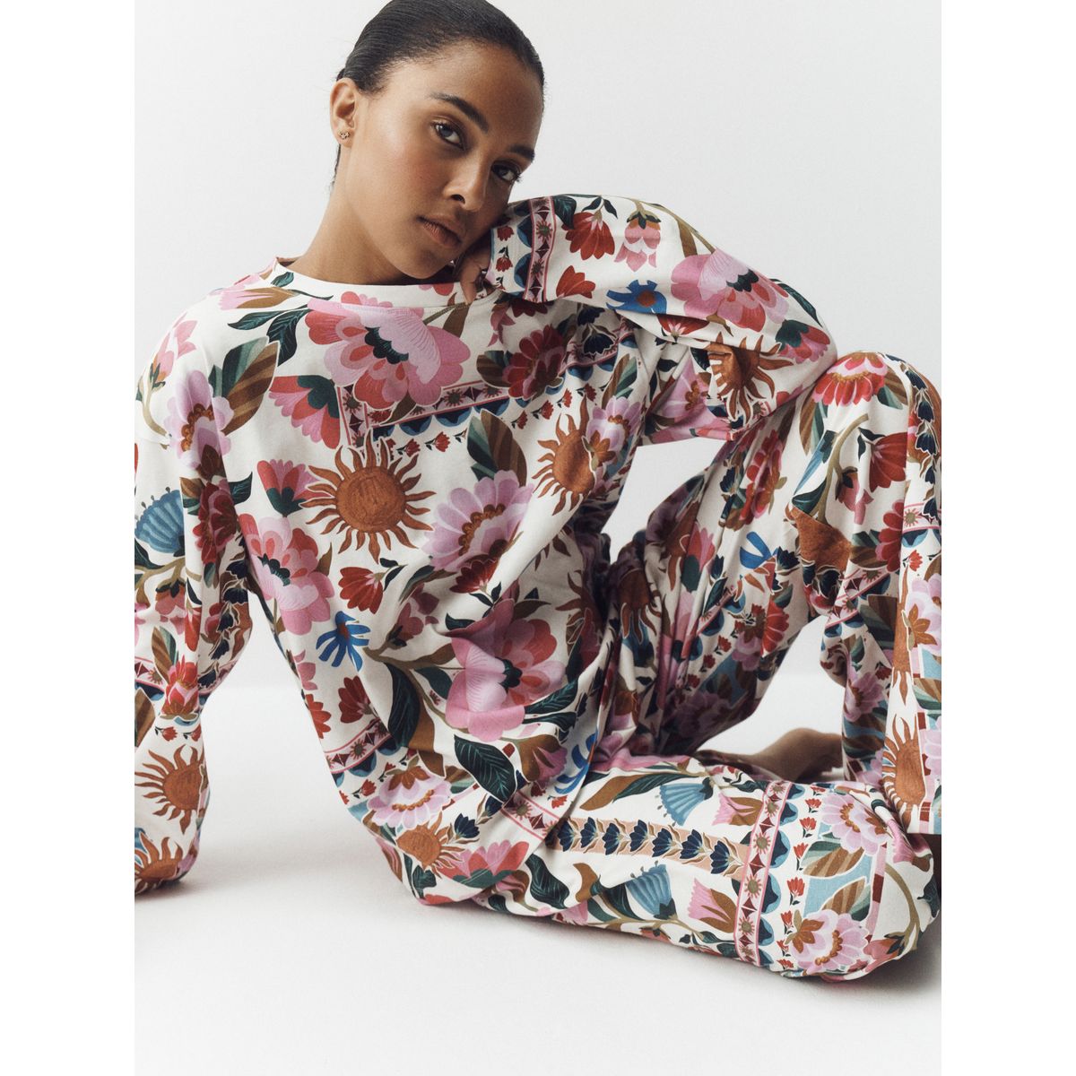 Pyjama à manches longues imprimé floral folk rose/crème, NEXT