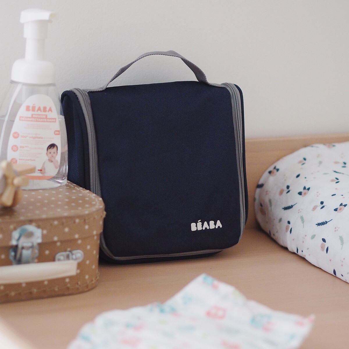 Trousse de toilette nomade 9 accessoires bleu nuit, BEABA