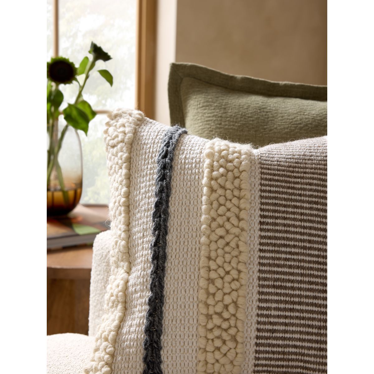 Coussin à rayures texturées gris, NEXT