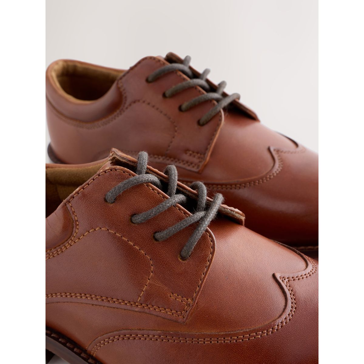 Chaussures en cuir à lacets et bout golf marron fauve, NEXT