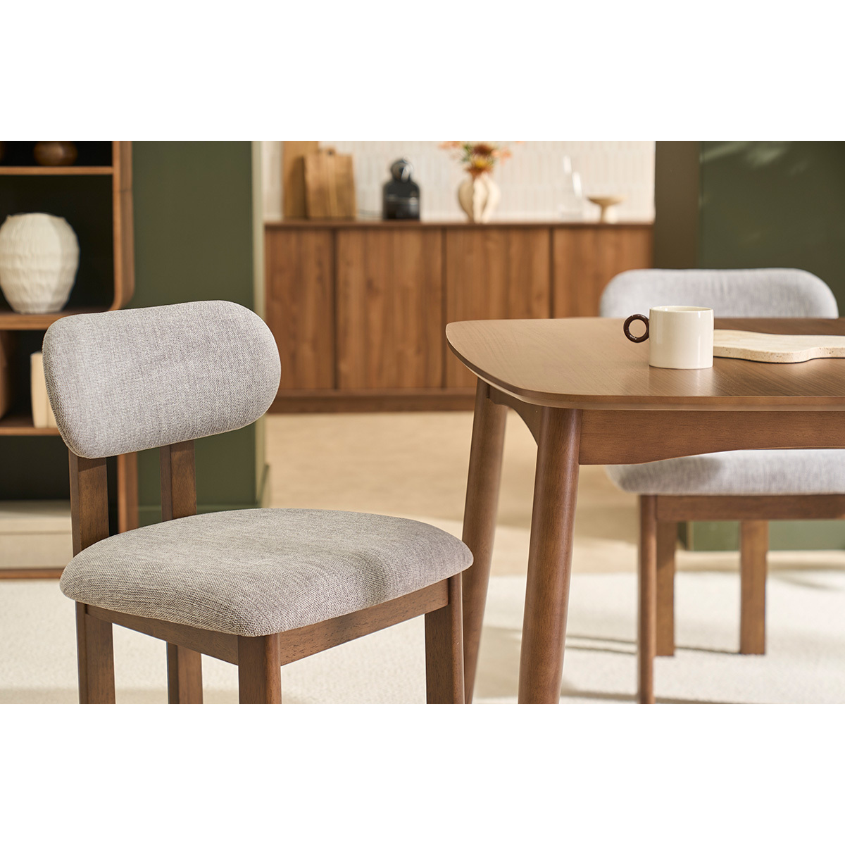 Chaises en tissu effet velours texturé beige et bois clair frêne (lot de 2) NORMI gris, MILIBOO