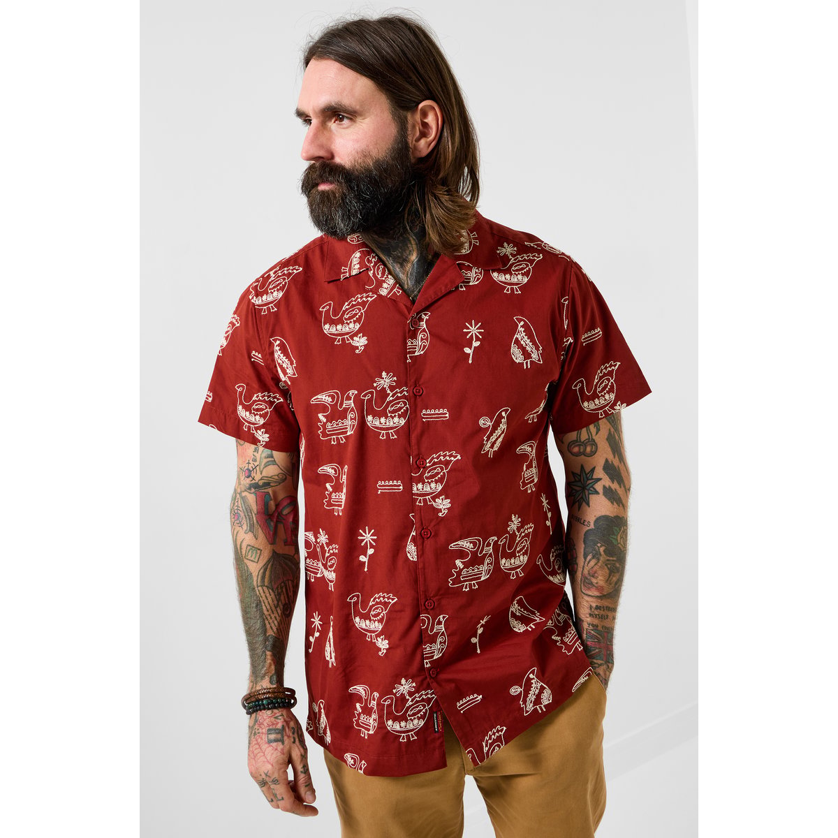 Chemise à col ouvert brodée motif oiseau orange, JOE BROWNS