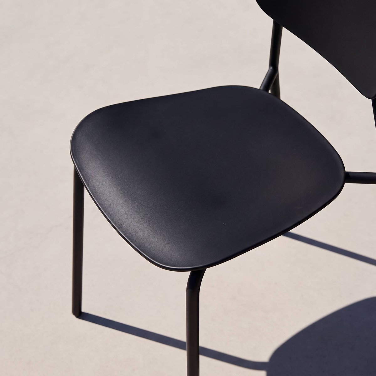Chaise de jardin empilable acier et plastique (lot de 4) LIVA anthracite, SWEEEK
