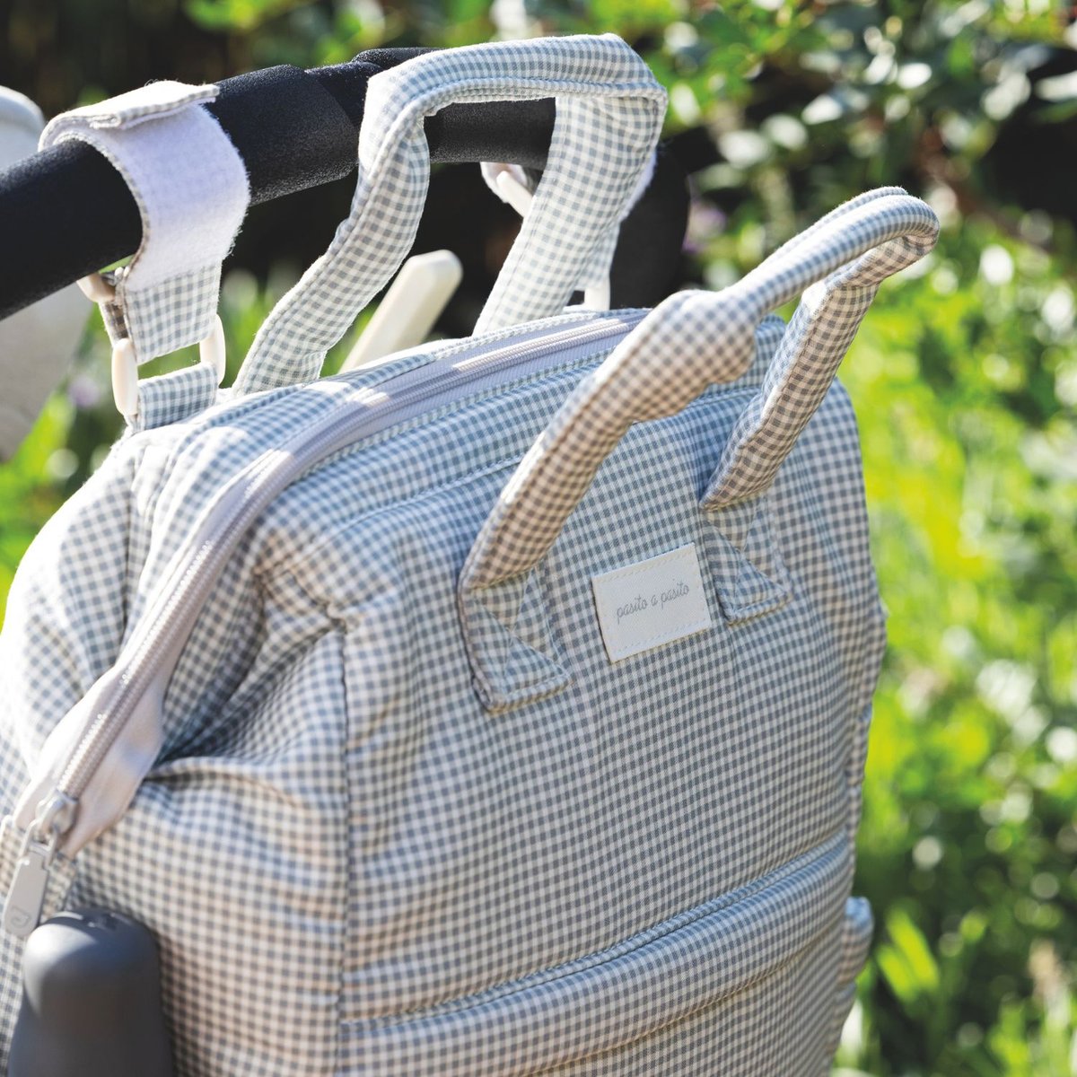 Sac à dos à langer gris, PASITO A PASITO
