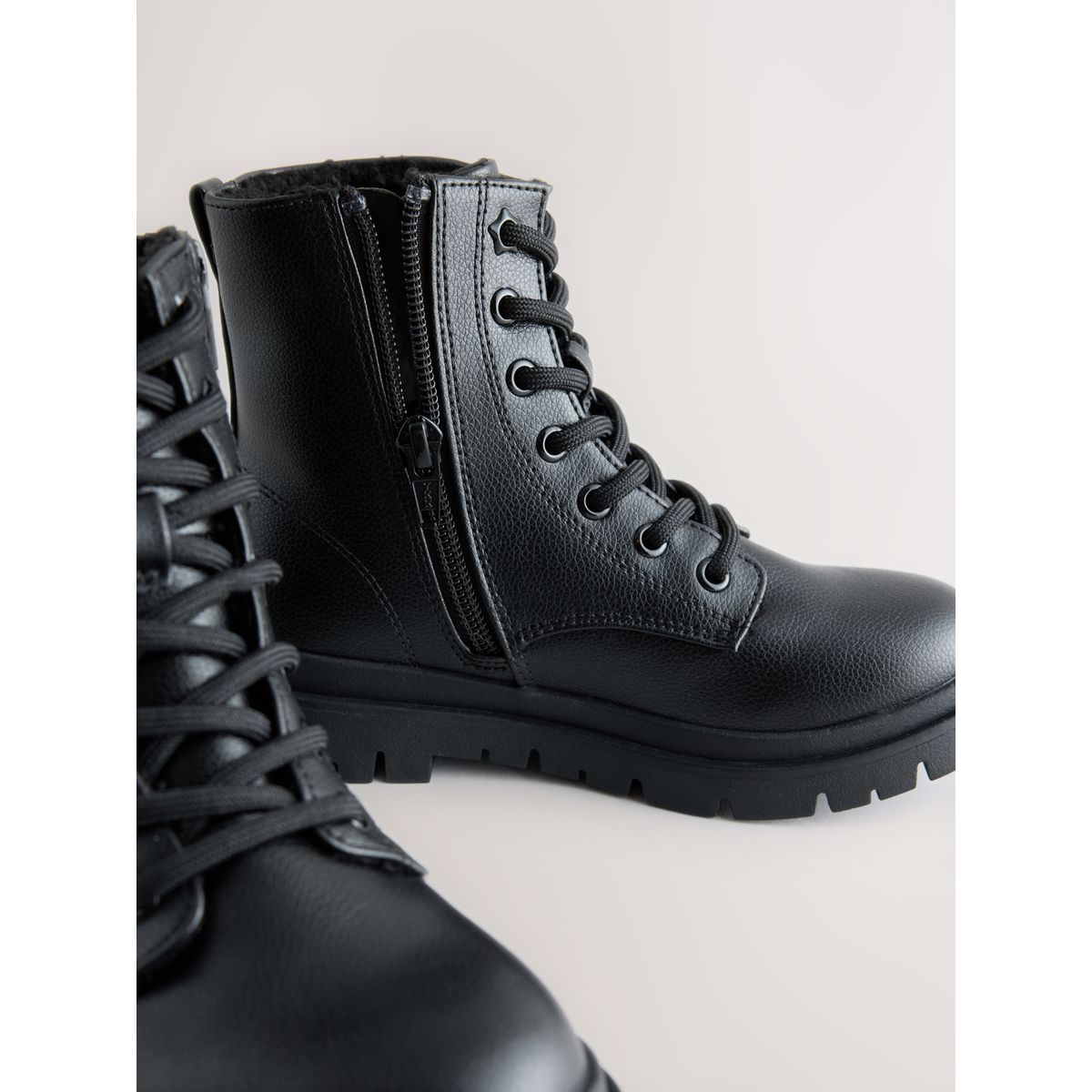 Bottines à lacets et doublure chaude noir mat, NEXT